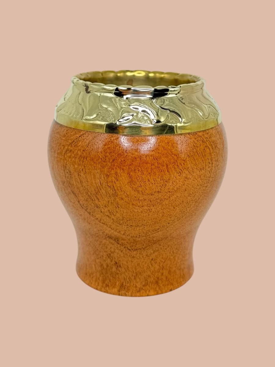 Mate Torpedo Algarrobo Virola Bronce Cincelada, producto mayorista de Qué Mate